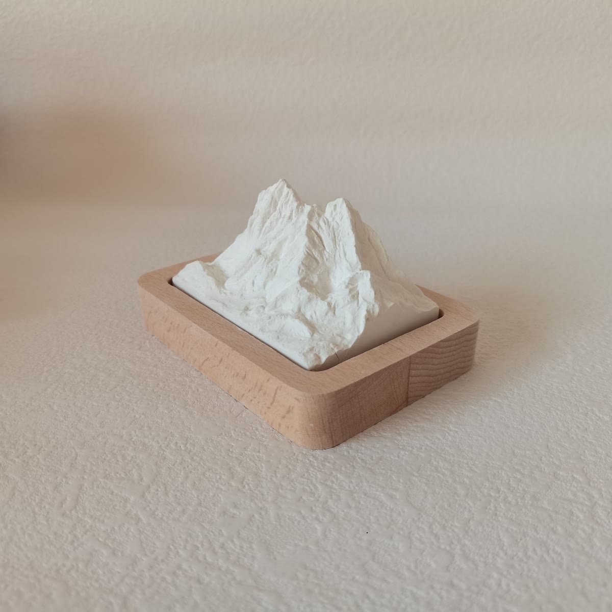 Halsa mountain aromatherapy diffuser packaging - gift ready